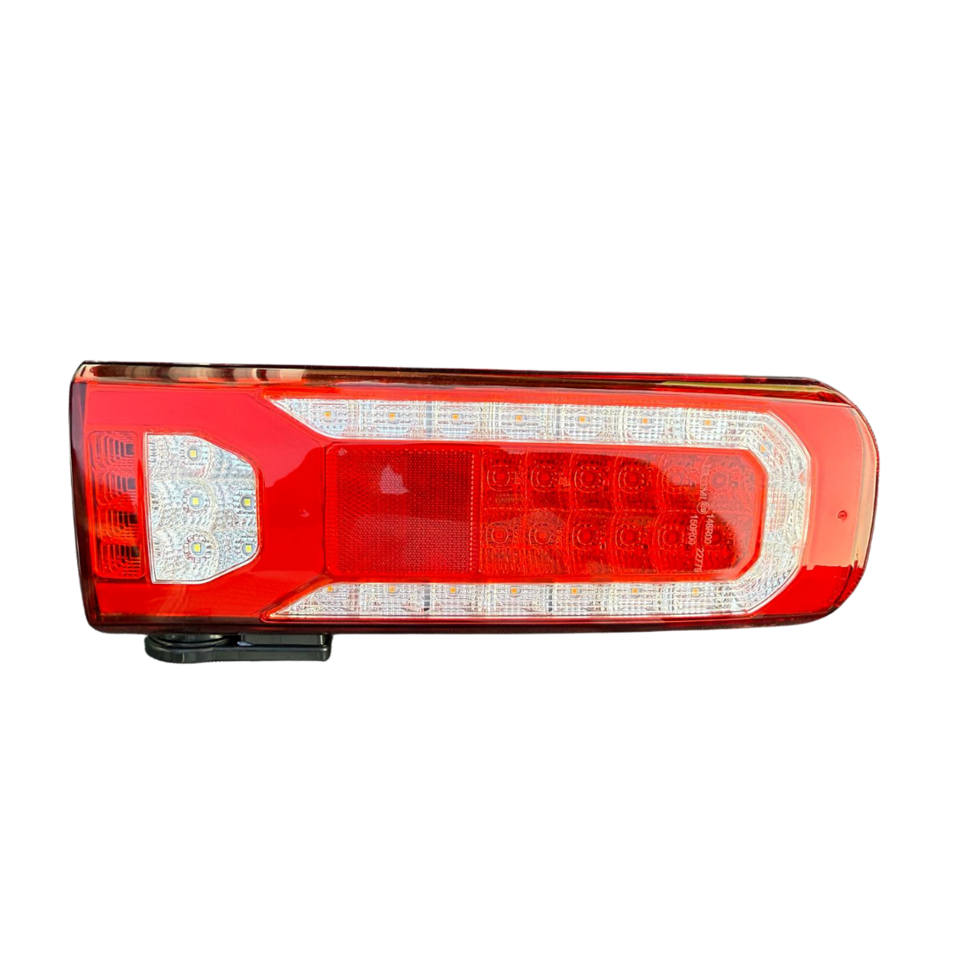 Mercedes MP4/MP5 - LED bakljus höger med backvarnare